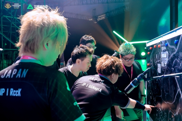 与细腻的控 与细腻的控