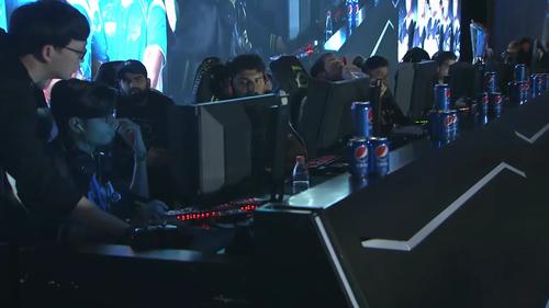 社交媒体上 社交媒体上